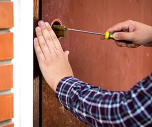 Lock Locksmith Tech San Diego, CA 619-215-9086 - garage-door-locks